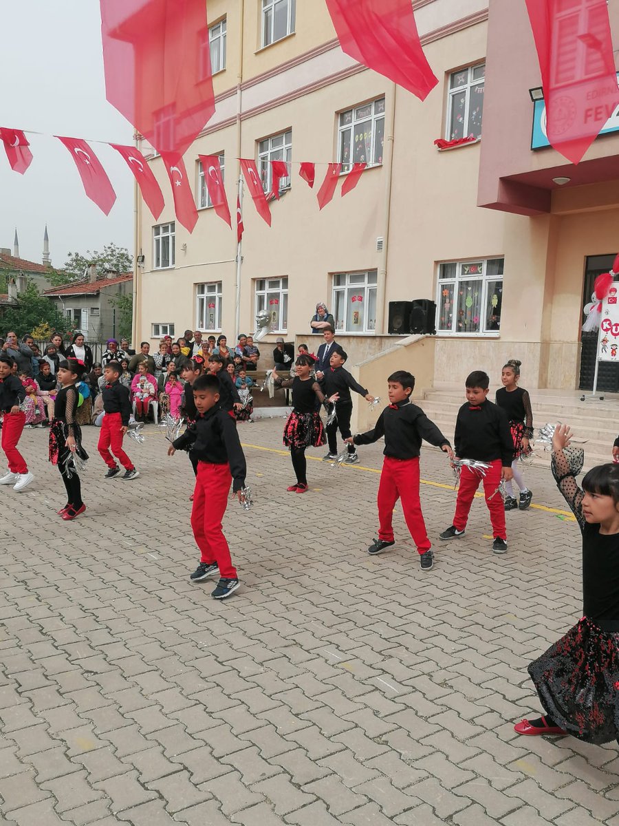 Fevzipasaedirne's tweet photo. 23 Nisan Ulusal Egemenlik ve Çocuk Bayramımız kutlu olsun 🇹🇷 
@edirne_valiligi @Edirne_MEM @Dr_Onderarpaci https://t.co/et8ke6N9N5