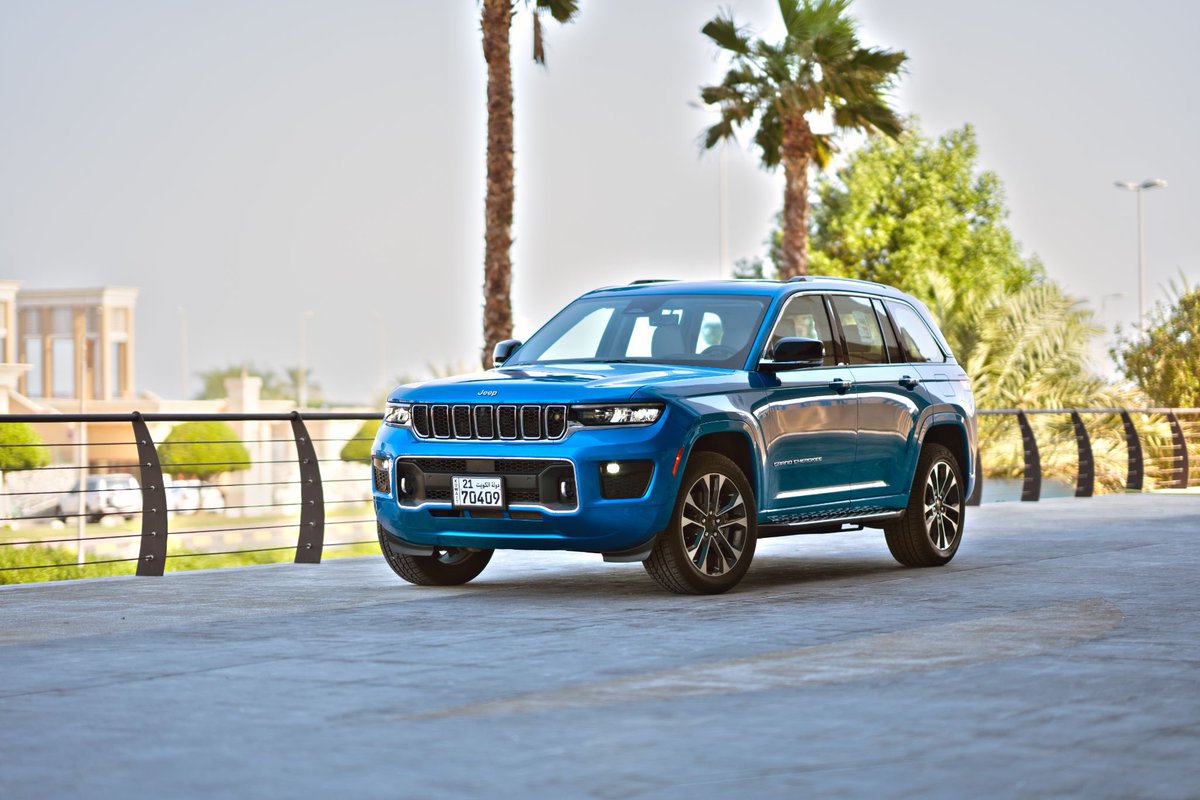 الأناقة كما أن تكون

Luxury as required.

#Jeep
#Grandcherokee
#4x4 #TheresOnlyOne 
 #جراند_شيروكي #جيب #جيب_وبس