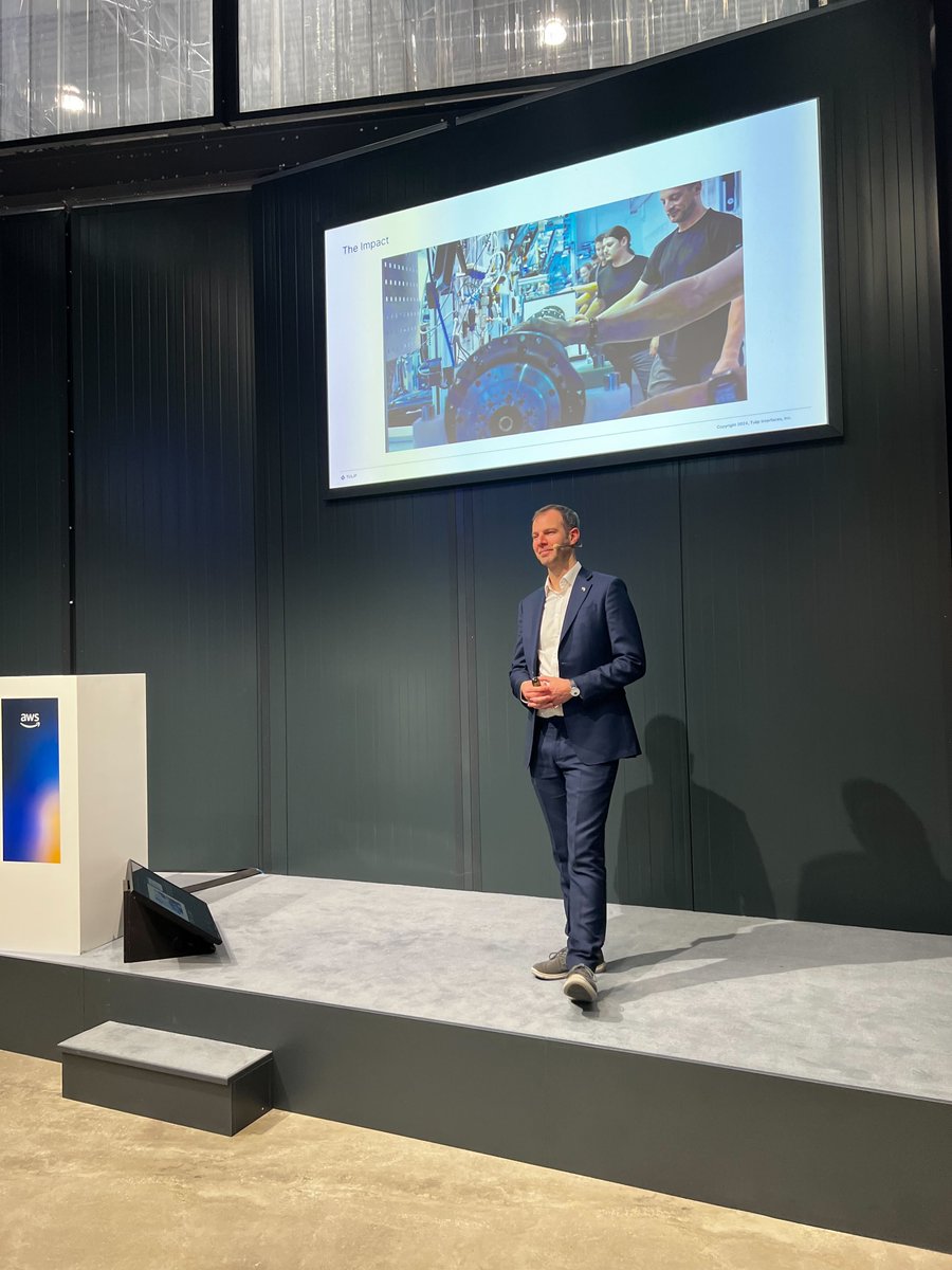 Earlier today, our very own @roeyme presented on the value of an open ecosystem approach at the @awscloud Theatre at #HM24. Thanks to all who attended!