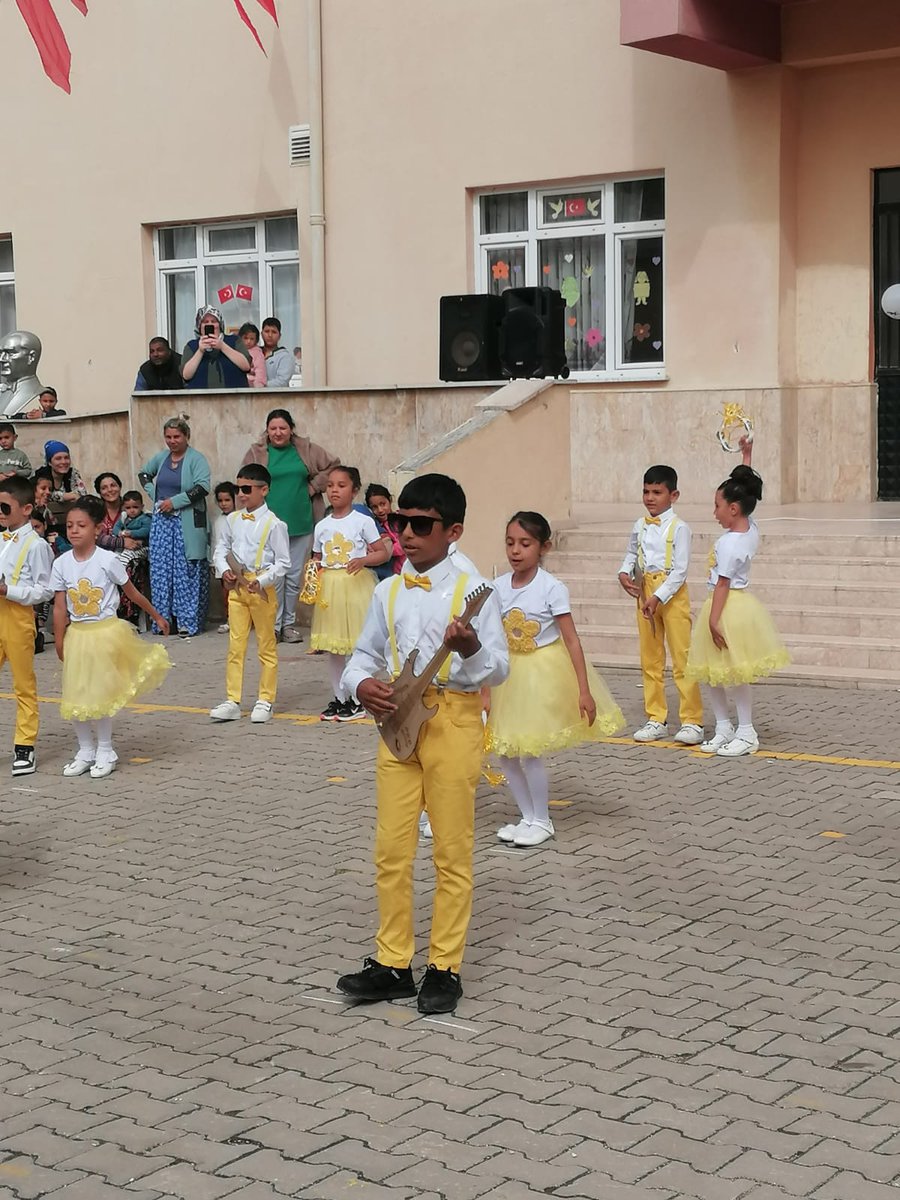 Fevzipasaedirne's tweet photo. 23 Nisan Ulusal Egemenlik ve Çocuk Bayramımız kutlu olsun 🇹🇷 
@edirne_valiligi @Edirne_MEM @Dr_Onderarpaci https://t.co/ATxKFu7ceW