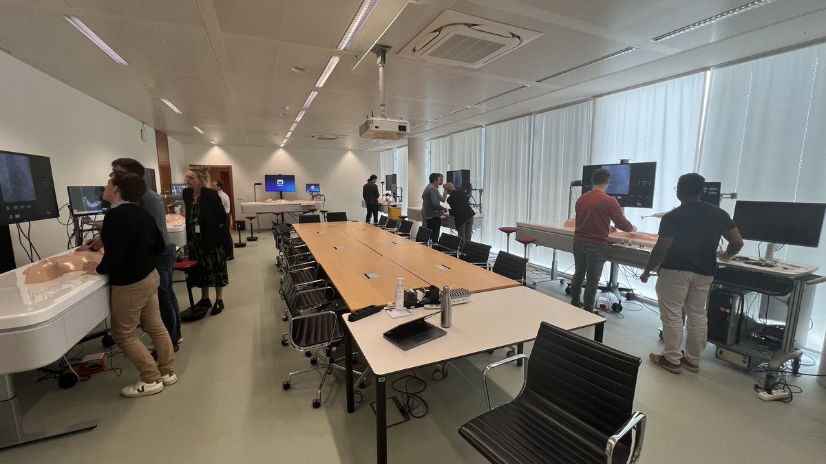 Another #IEPC with @AbbottCardio in Brussels. Anatomy with @jacabreracardio, TSP training with @Mentice. Fun in the evenings… great group at IEPC AF 34 module! @YoungDgk @AGEP_DGK
