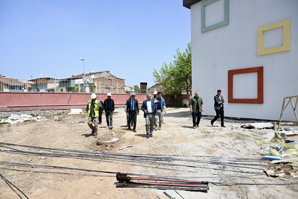 📍Battalgazi Cumhuriyet Anadolu Lisesi arsa alanında inşaatı devam eden Anaokulunda incelemelerde bulunduk. #malatya #malatyavaliliği