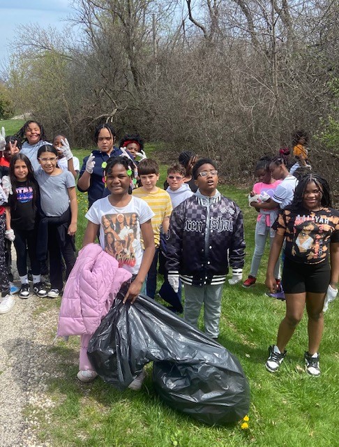 #WestZD6 Wildcats did a community clean up on Earth Day. Each grade level competed to see who could collect the most pounds of garbage. The classes collected over 80 pounds together! #WestisBest @JedwardsJoseph