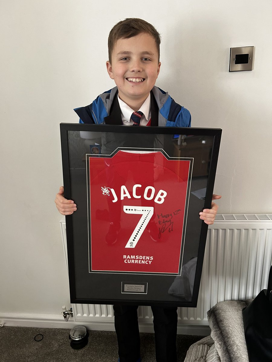 Thanks very much <a href="/HackneyHayden/">Hayden Hackney</a> for the autograph ! Jacob is over the moon 👍🏻