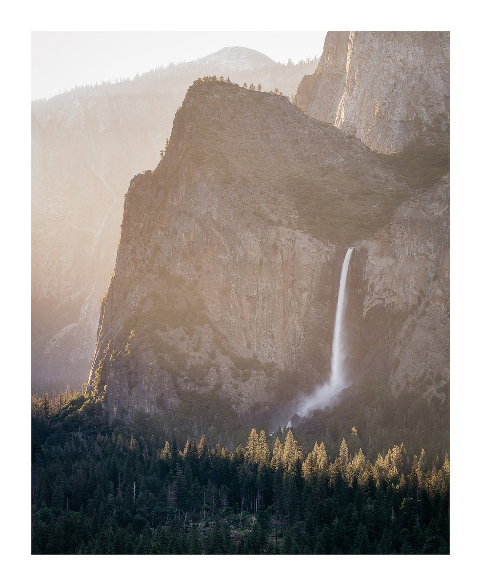 Some attractive morning light sliding into the valley of Yosemite National Park.