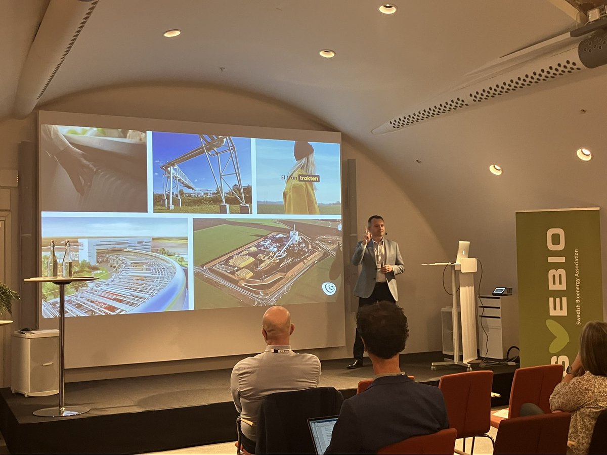 AWidmark's tweet image. ”Värdet av fjärr- och kraftvärme är stort. Vi avlastar elmarknaden, levererar planerbar kraft, tar tillvara på överskottsenergi och kan producera bioolja och negativa utsläpp. Men värmekunderna kan inte finansiera detta”, säger Sezgin Kadir, VD @Kraftringen på @Svebio vårkonf