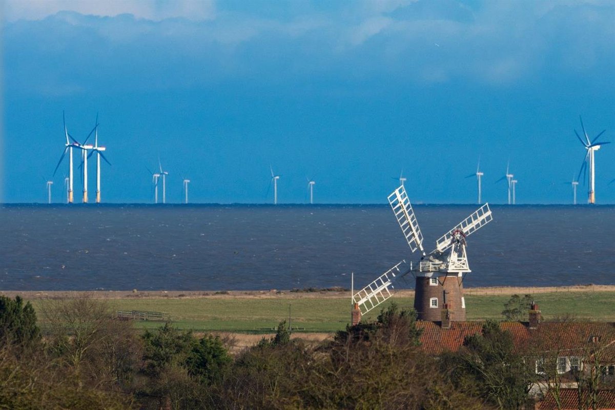 Energy secretary approves up to 53 wind turbines in North Sea against inspectors’ advice planningresource.co.uk/article/187007…