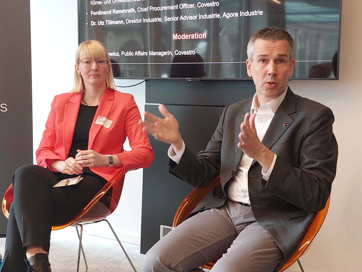 Für unseren CPO <a href="/FRammrath/">Ferdinand Rammrath</a> sind #Planbarkeit, #Verlässlichkeit und internationale #Wettbewerbsfähigkeit Grundvoraussetzungen, in🇩🇪 zu investieren. In den 🇺🇸 und in🇨🇳 läuft derzeit vieles einfacher. Covestro #Politikforum . <a href="/CovestroDE/">Covestro Deutschland</a>