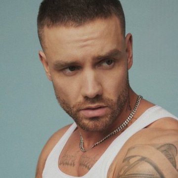 SunriseFIN's tweet photo. Liam Payne 20 years old               Liam Payne 30 years old https://t.co/zTd4yrt2uV