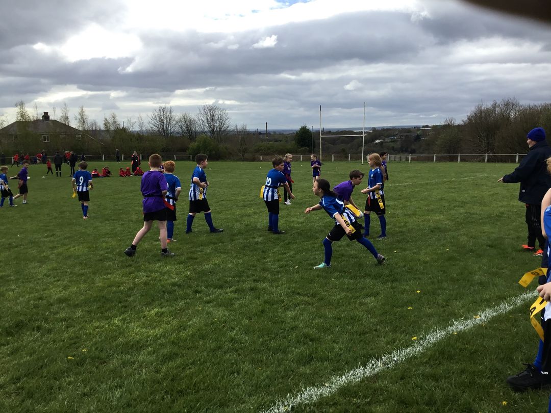 dean_primary's tweet image. Today 10 children from year 3/4 attended the @CalderdaleSGO tag rugby tournament. All the children had a great time with most learning a new sport. All the children showed outstanding behaviour and sportsmanship #tagrugby #sportingopportunities
