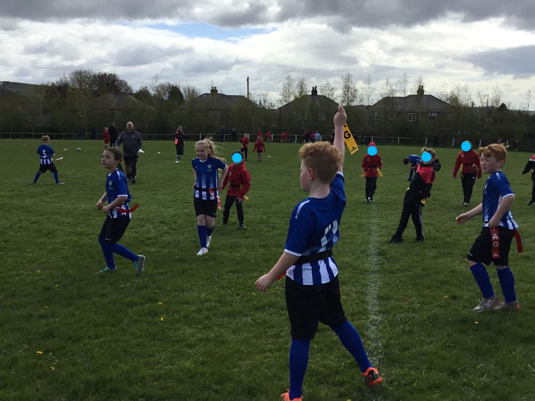dean_primary's tweet image. Today 10 children from year 3/4 attended the @CalderdaleSGO tag rugby tournament. All the children had a great time with most learning a new sport. All the children showed outstanding behaviour and sportsmanship #tagrugby #sportingopportunities