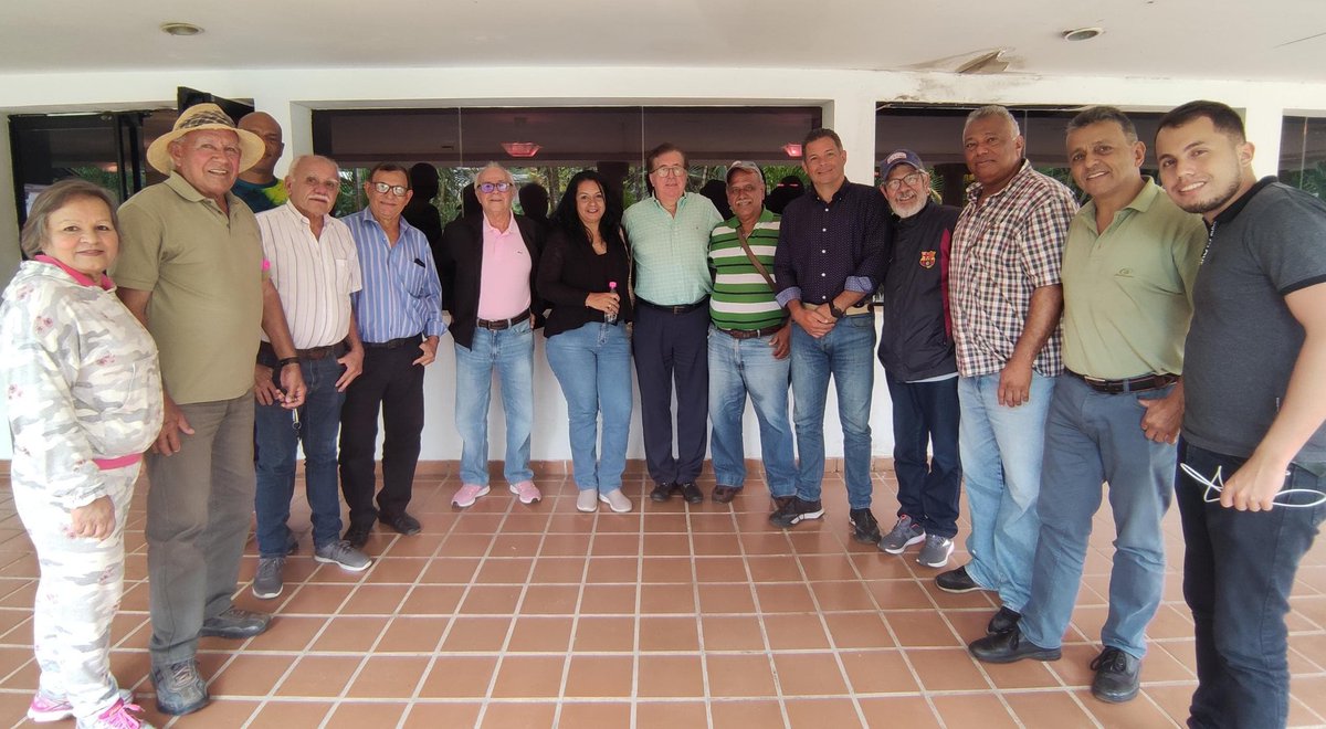 Feliz cumpleaños <a href="/CesarPerezVivas/">César Pérez Vivas</a>  Equipo de Guaicaipuro- Los Teques.