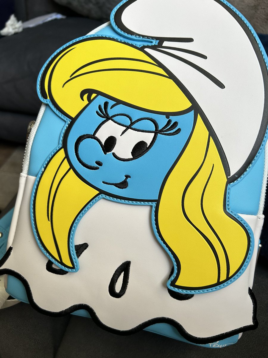 Had a shopcident on the @truffleshuffle_ website as I can’t resist smurfette. She’s blonde, she’s blue, therefore she’s me. All the best female cartoon characters were blonde. Smurfette, Sweetpea, Penelope Pitstop etc.