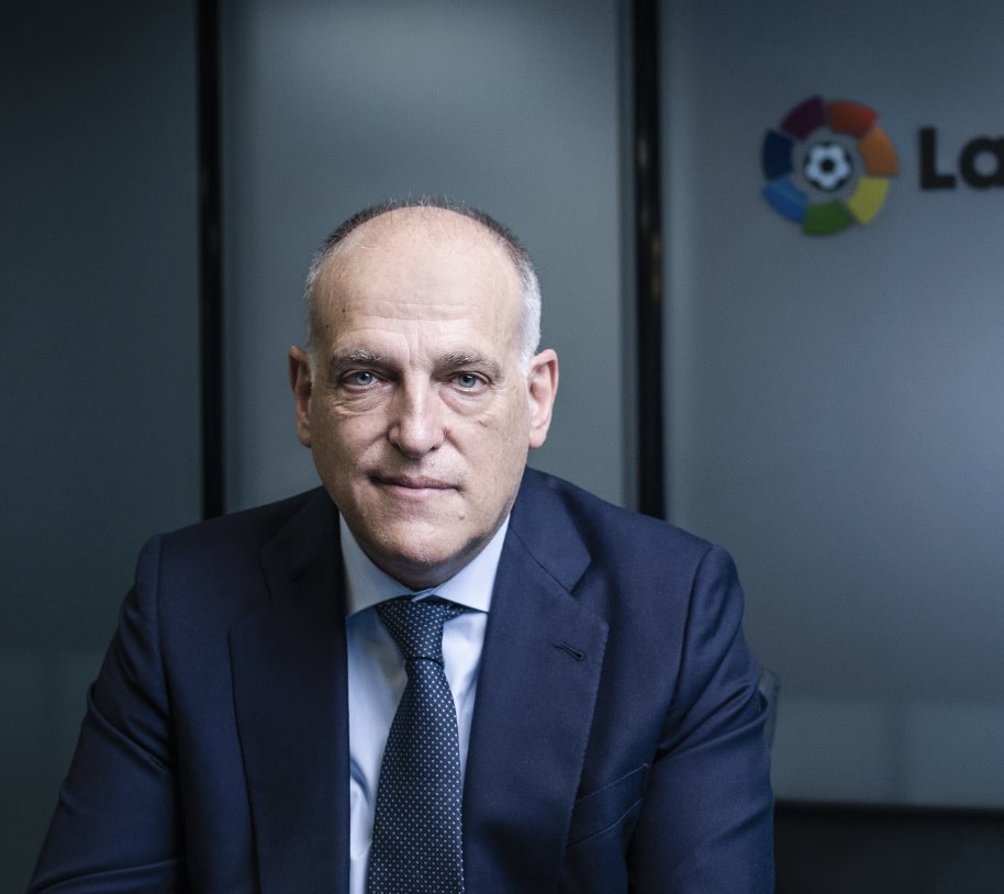 Espana_Goleador's tweet photo. 🚨 𝗕𝗥𝗘𝗔𝗞𝗜𝗡𝗚: El presidente de La Liga, Javier Tebas, ha anunciado que La Liga jugará partidos oficiales en Estados Unidos a partir de la temporada 2025/26.

🎙 "Jugaremos partidos oficiales de liga en el extranjero, probablemente en 2025-26".
✅️🇺🇸🇪🇸 https://t.co/a6kaV6xVRA
