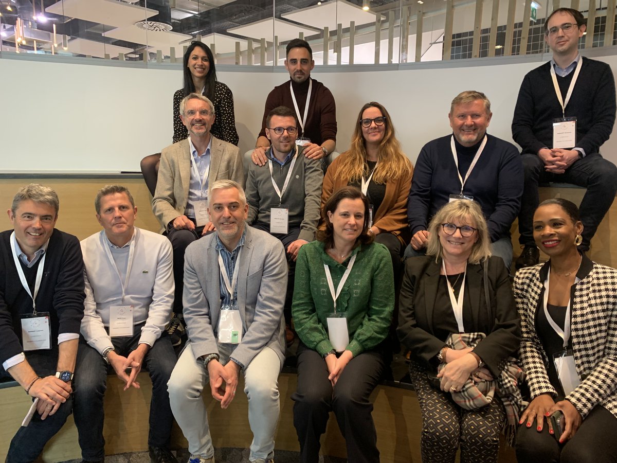 🚀La Médicale était présente ce matin chez @Future4care ! Les agents de La Médicale IDF, le siège et la direction ont participé au Network4care. L'occasion de découvrir les innovations qui façonneront l'avenir de la santé.