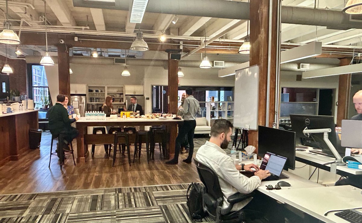 It's a full house here at Robin HQ as we kick off our Customer Advisory session 👏 We look forward to gaining insights on how our customers are using Robin to help manage their workplaces as they embrace the #futureofwork.

#workplacemanagement #officecollaboration