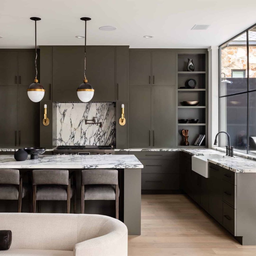 👉 Step inside this amazing #ModernVictorian home by @johngiof_builds!  This property, featuring RAM windows, blends a Victorian style home with Modern design that you can't miss. 🤩
.
@josephdesignbuild @revent_builds
.
#reventbuilds #johngioffre #josephdesgnbuild