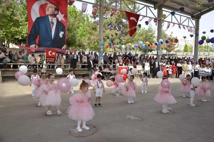23 Nisan Ulusal Egemenlik ve Çocuk Bayramımız Kutlu Olsun 🇹🇷 İlçe Başkanımız Ökkaş Aybek, 23 Nisan Ulusal Egemenlik ve Çocuk Bayramı kutlamaları kapsamında düzenlenen çelenk koyma törenine ve kutlamalara katıldı. @AybekOkkes
