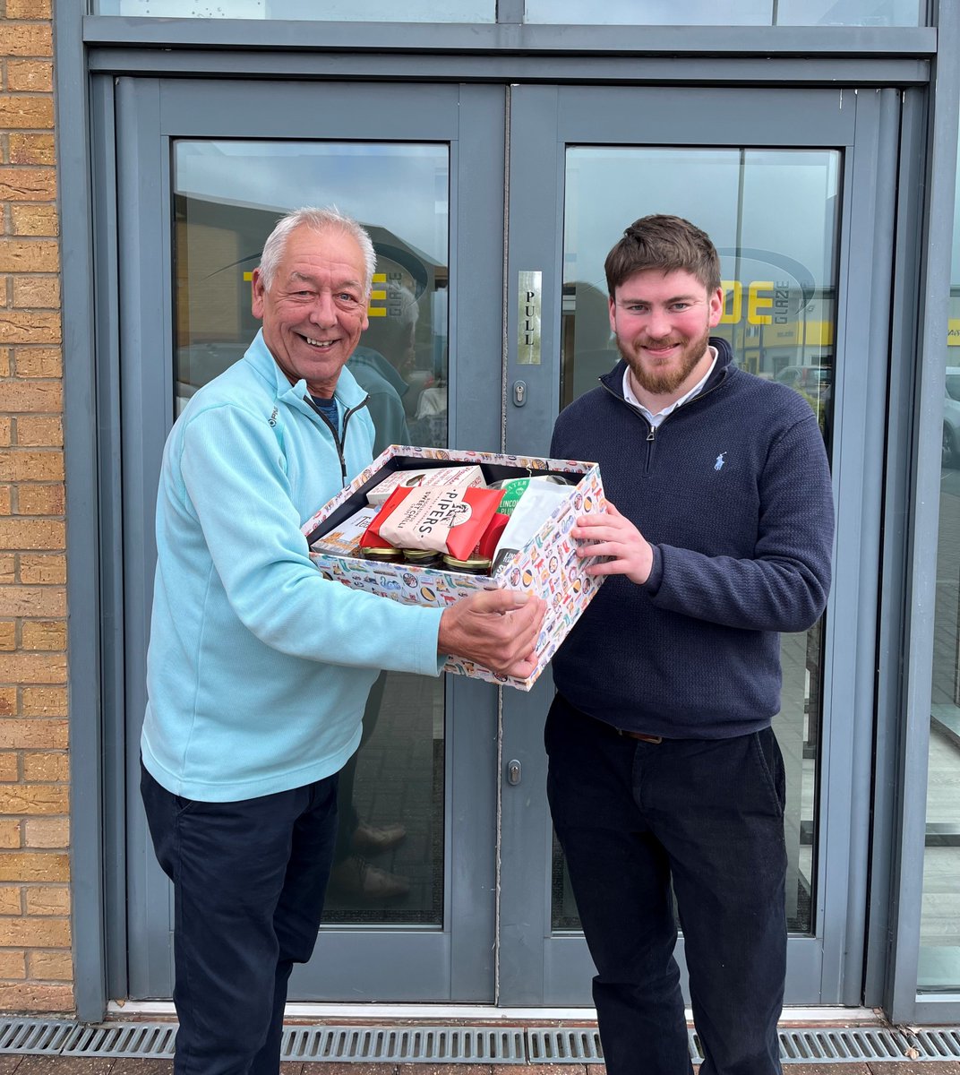 Congrats to our Lincoln AR John Forbes, winner of yesterday's hamper at Build for the Future East Midlands 🎉 Thanks to @tradeglazeltd & @BritishHamper for the amazing prize! 🙌 #BuildForTheFuture #LincolnshireHamper #PrizeDraw