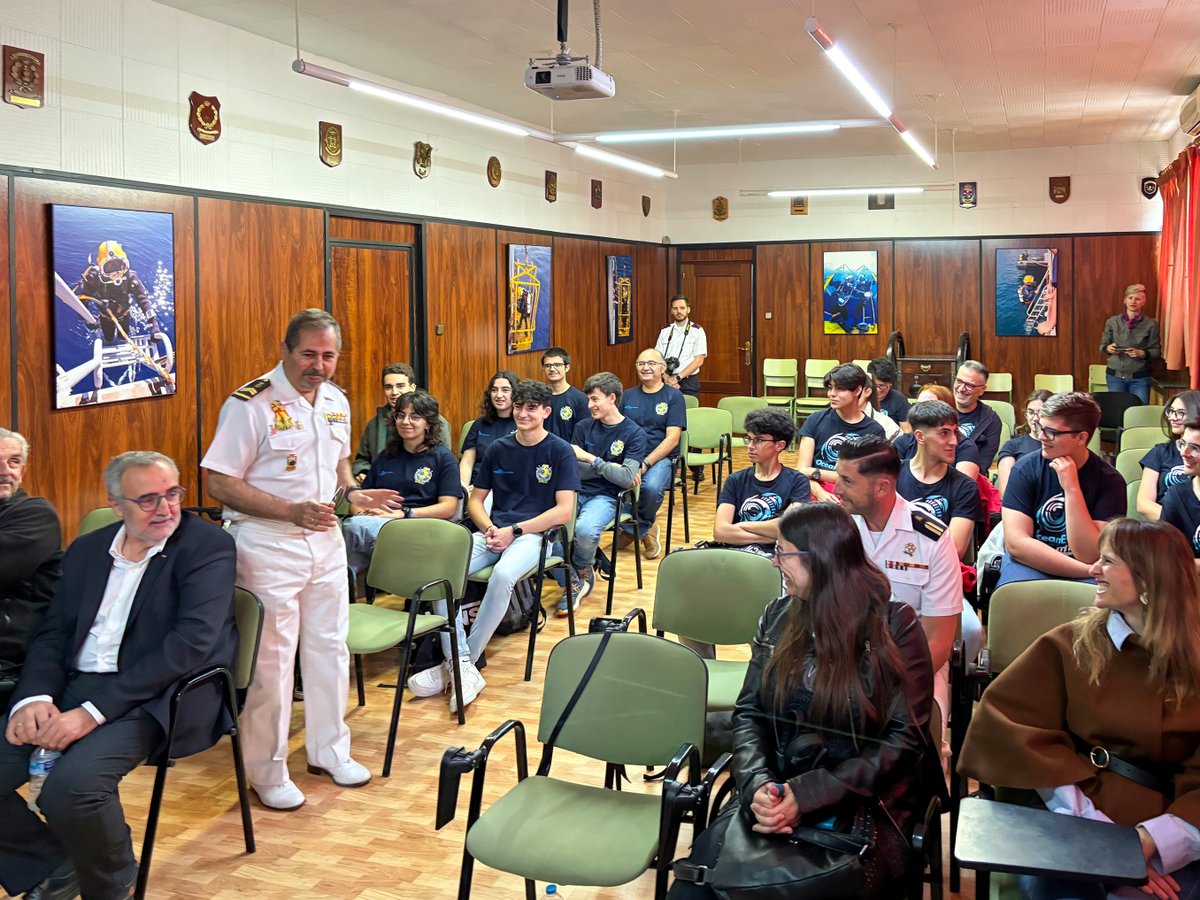 SAESoficial's tweet photo. The participants of the #CanGoDeep Challenge showcased their #submarine #devices at the Spanish Navy Diving Centre in #Cartagena. Esther Corbalán, from #SAES, was part of the jury and highlighted the value of #selflearning and #creativity in this collaborative project.
#CORI https://t.co/nkYrOfhf1a
