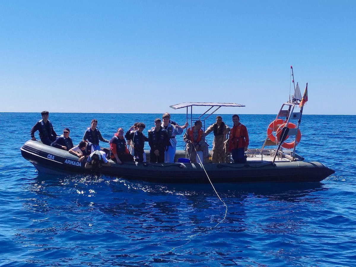 SAESoficial's tweet photo. The participants of the #CanGoDeep Challenge showcased their #submarine #devices at the Spanish Navy Diving Centre in #Cartagena. Esther Corbalán, from #SAES, was part of the jury and highlighted the value of #selflearning and #creativity in this collaborative project.
#CORI https://t.co/nkYrOfhf1a