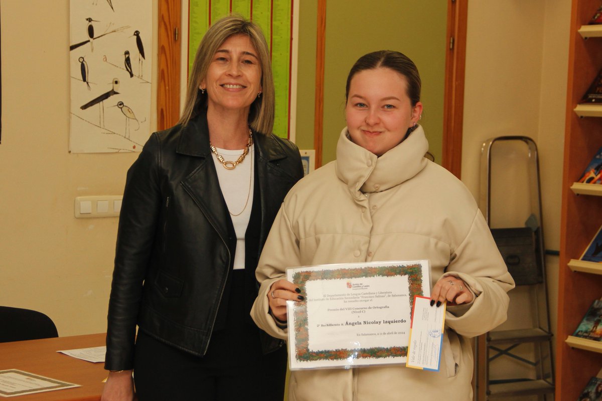 🏆Entrega de los premios de ortografía organizado por el Departamento de Lengua. 📚✍️📄Una buena ortografía es clave para la comunicación y nos permite transmitir ideas con claridad y precisión. 👏Enhorabuena,  Almudena Gómez , Abril de Saá  y Ángela Nicolay #semanacultural