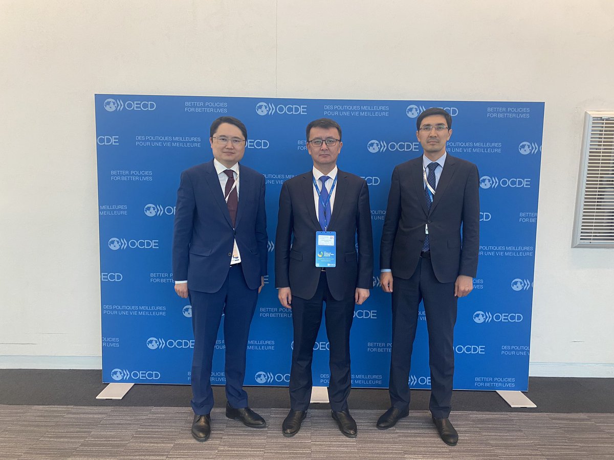 Accompanying Vice Minister of Science and Higher Education Dr Darkhan Akhmed-Zaki as we 🇰🇿 present experiences and contribute to engaging exchanges at #OECD Science & Technology Policy Ministerial. #Kazakhstan participates in OECD for Scientific & Technological Policy since 2017.