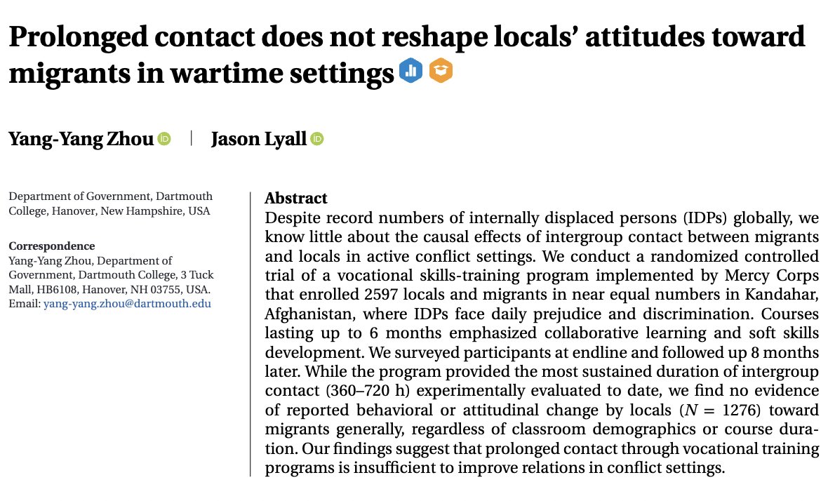 With growing displacement and negative attitudes towards migrants, can bringing locals and migrants together in classrooms improve attitudes? Our study (w. @jaylyall_red5) in Afghanistan shows this contact (lasting 3-6 mos) is not enough. @AJPS_Editor onlinelibrary.wiley.com/doi/10.1111/aj…