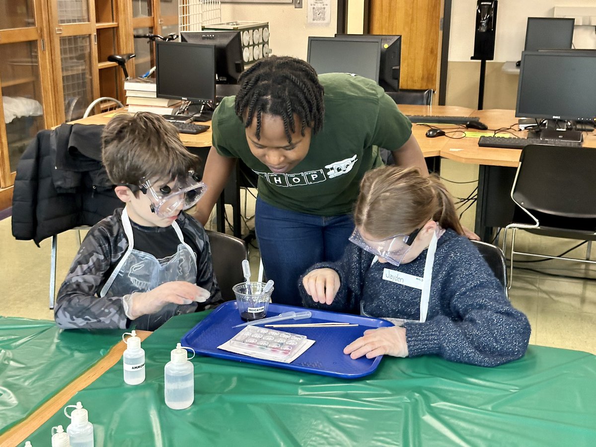 Some of my favorite days at work are when we welcome kids to our labs @binghamtonu! Today we have fourth-graders from Vestal visiting to learn about chemistry, AI, archaeology and more. #scicomm #SUNYresearch