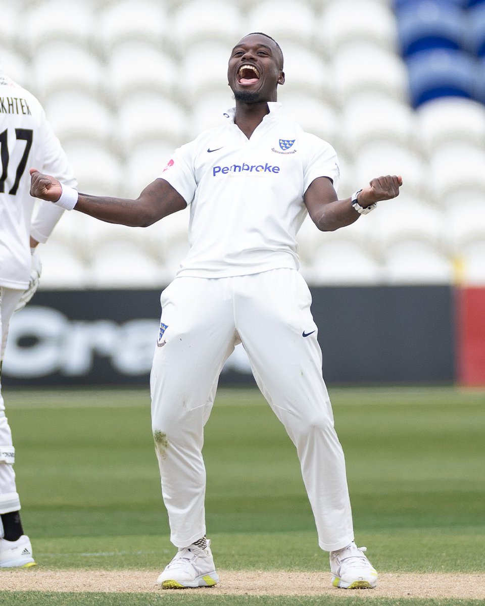 1️⃣6️⃣.2️⃣ overs 7️⃣ maidens 1️⃣8️⃣ runs 4️⃣ wickets 1️⃣.1️⃣0️⃣ economy Jayden Seales' numbers from the second innings against Gloucestershire. 🔥