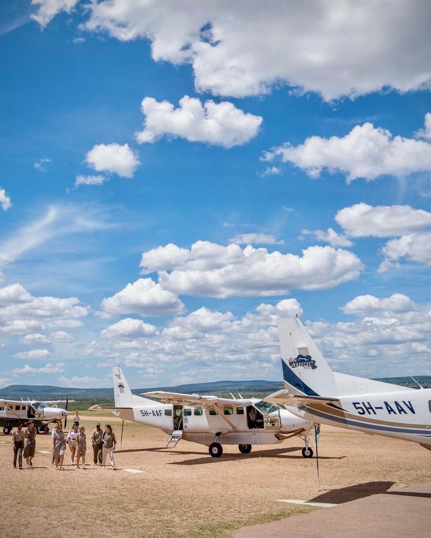 auricair's tweet photo. Repost..@singita_
✈️ @AuricAir flight to #Singita
🛏️ Singita #SingitaSaboraTentedCamp
📍 #Sasakwa Airstrip , #Serengeti
•
•
•
��
•
•
•
•
#africabushflying #AuricAir #BushFlights #TanzaniaUnforgettable #ThrowbackPicture #FlyingSafaris https://t.co/kJreiyLYOR