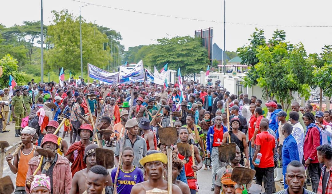 Bariadi imeamua, Tanzania imeamua.Wakazi halisi wa Bariadi wametisha sana.

Unaambiwa Hayo sio majembe....Wachache tunaelewa 😁