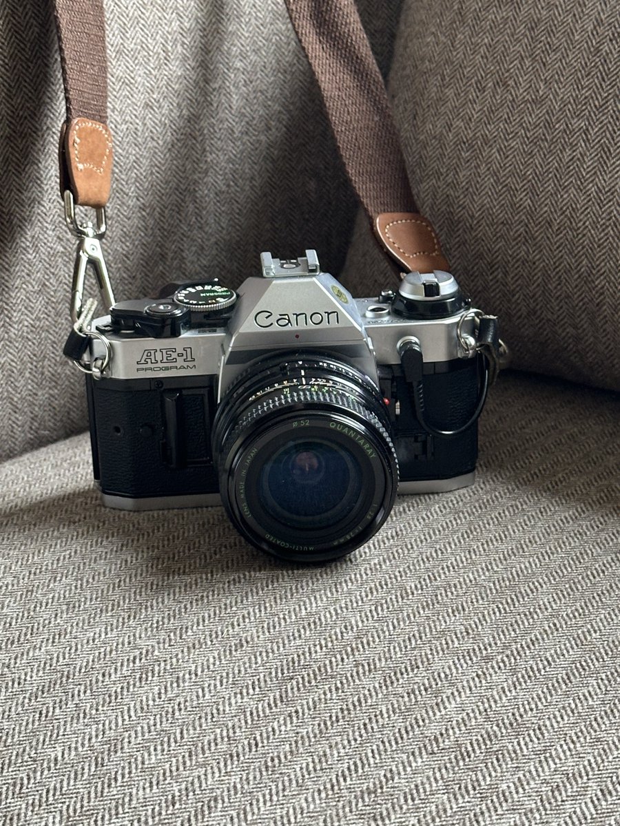 pierre_mlo's tweet photo. j'ai trouvé ça à 10€ dans un vide grenier !! https://t.co/jaJ1YwCxie