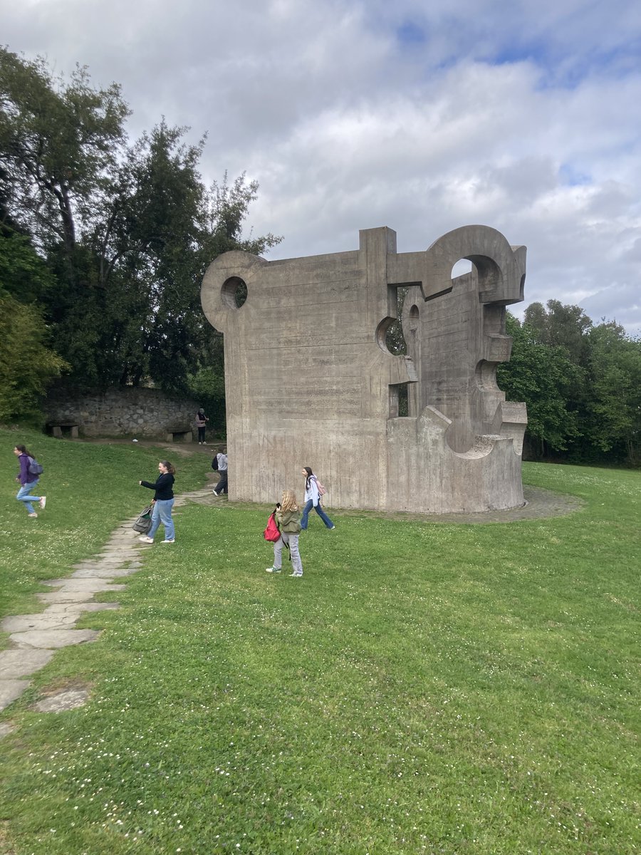 KateLAspinall's tweet photo. Pilgrimage of the 20thc historian to #Guernica: Henry Moore &amp; Eduardo #Chillida sculptures powerfully placed … and another great Chillida in #Gijón https://t.co/mw4AODVws9