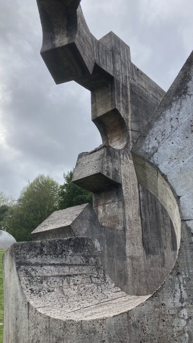KateLAspinall's tweet photo. Pilgrimage of the 20thc historian to #Guernica: Henry Moore &amp; Eduardo #Chillida sculptures powerfully placed … and another great Chillida in #Gijón https://t.co/mw4AODVws9