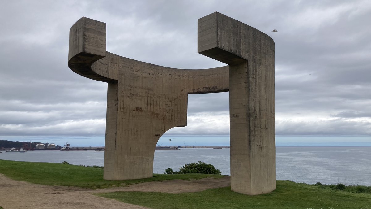 KateLAspinall's tweet photo. Pilgrimage of the 20thc historian to #Guernica: Henry Moore &amp; Eduardo #Chillida sculptures powerfully placed … and another great Chillida in #Gijón https://t.co/mw4AODVws9