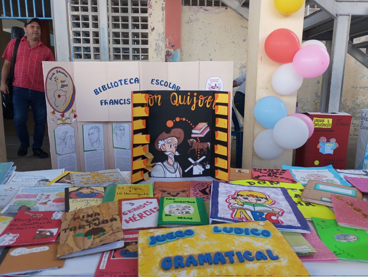CDCESucre's tweet photo. Disfrutemos todos del maravilloso mundo que nos enseñan los libros, desde el estado #Sucre, estamos felices con esta Feria de Libros Artesanales. #SembrandoPatria @NicolasMaduro @_LaAvanzadora @MPPEDUCACION @DGRPA1 @KarenlyPSUV https://t.co/KQ80BSzcIi