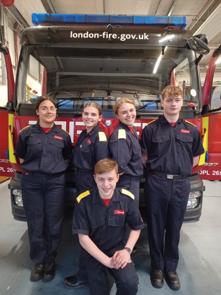 Congratulations to our #Bromley @LFBFireCadets on receiving their new rank slides this weekend👏🏻 👏🏻 

Keep up the great work, and best of luck on the next step of your cadet journey! @BromleyLFB