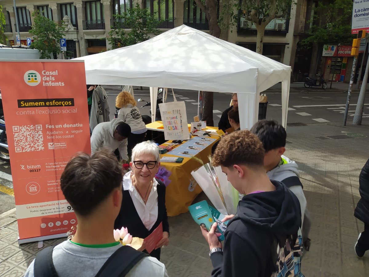 casalinfants's tweet image. Ahir vam fer crèixer roses d'oportunitats ✨🌹 Moltes gràcies per haver vingut a veure'ns a la nostra paradeta!
Vam poder celebrar un Sant Jordi solidari ple de roses i llibres 📚

#santjordi2024 #oportunitats #collaboracio #catalunya