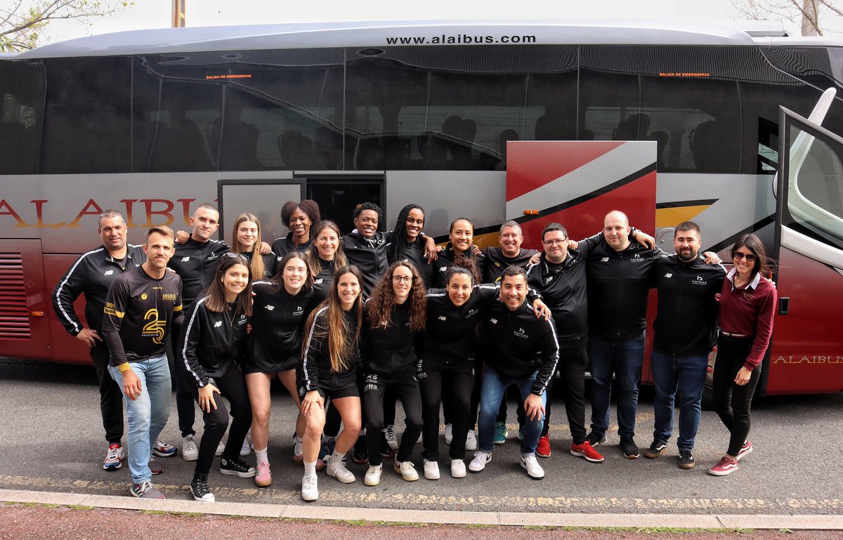 🥹 Último día en Lasesarre 

🔝 Acto en el <a href="/PuertadeBilbao/">Hotel Puerta Bilbao</a> con Vascolor, Horbisa, Ayuntamiento de Barakaldo y <a href="/BizkaiaBasket/">Bizkaia Basket</a>

🚌 Rumbo a Utebo con toda la expedición 

💪🏾 Lo mejor está por llegar 

#FaseFinalLF2 
#ElCaminoDeUnSueño