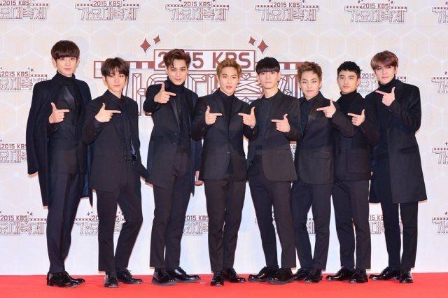 Ishita013's tweet photo. @ILLIT_official When it’s comes to copying #EXO & #EXO_Ls some people deserve Grammy 😪 https://t.co/vCVdoMR3hU