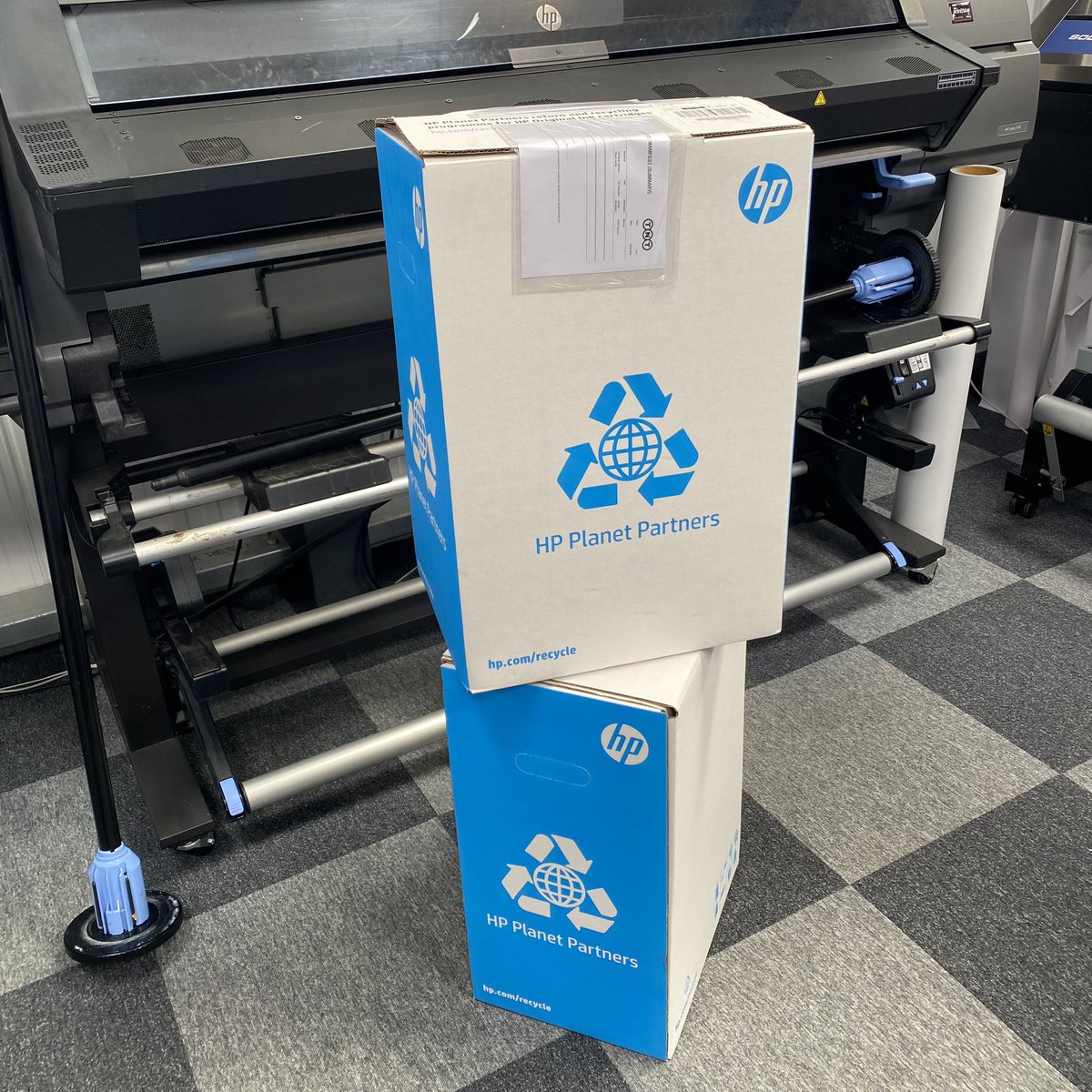 Proud HP recycling partner! More empty ink cartridges packed up and ready to become new products and not end up in oceans or landfills! #hpplanetpartners #sustainableprinting #ecoconscious #largeformatprinters #theprinthive