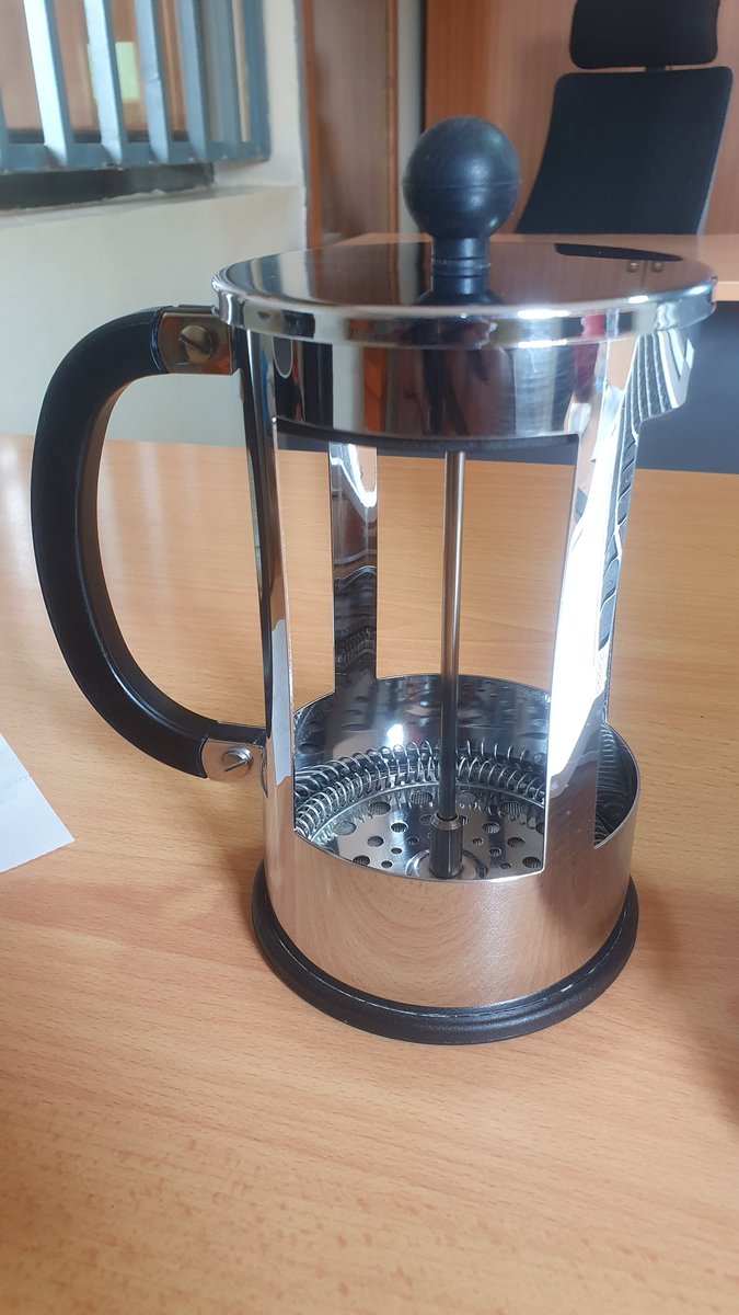 #Tweethelp My French Press was broken😭😭😭😭 I am looking for a 1L 1508 bodum replacement glass.