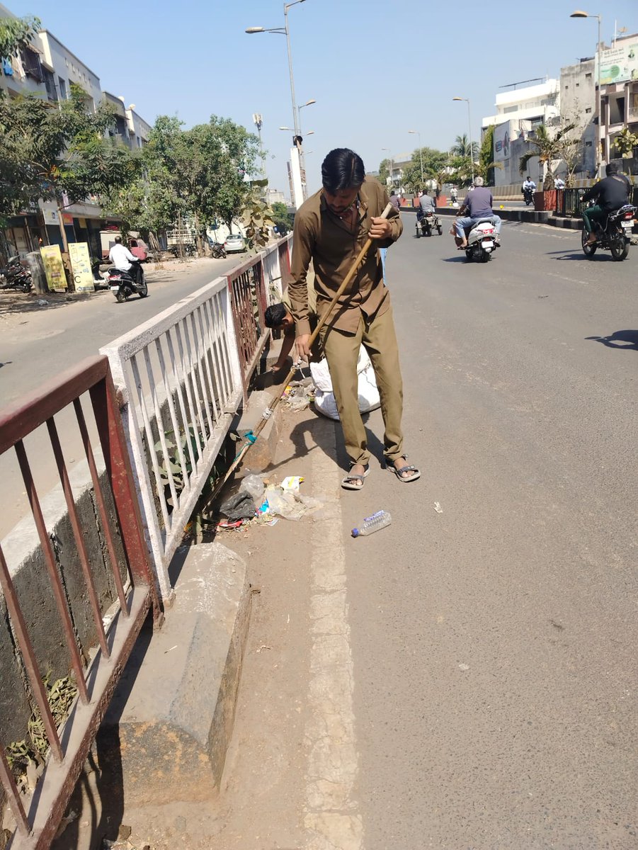 swachhsurat tweet picture