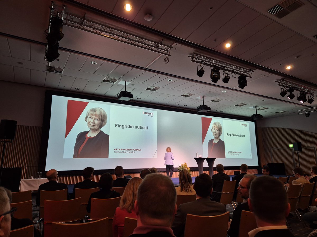 MarjaanaKivioja's tweet image. Tänään vieraana #fingridcurrent'ssa. Kymmenisen vuotta olin järjestäjätahona, nyt oppimassa ja tiivistämä energia-alan yhteistyötä @GasgridFinland 'n riveissä. Edessä varmasti mielenkiintoinen päivä.