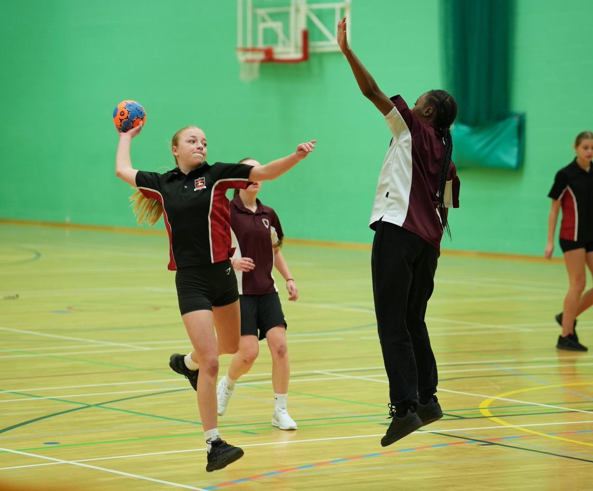 RHTrustSport's tweet photo. The teams are GOING FOR IT! 🤾‍♀️🤾‍♂️

#RedhillTrustSport #HandballCup2024 #Handball https://t.co/ZGqLUB9GA1