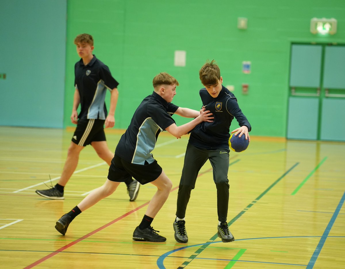 RHTrustSport's tweet photo. The teams are GOING FOR IT! 🤾‍♀️🤾‍♂️

#RedhillTrustSport #HandballCup2024 #Handball https://t.co/ZGqLUB9GA1