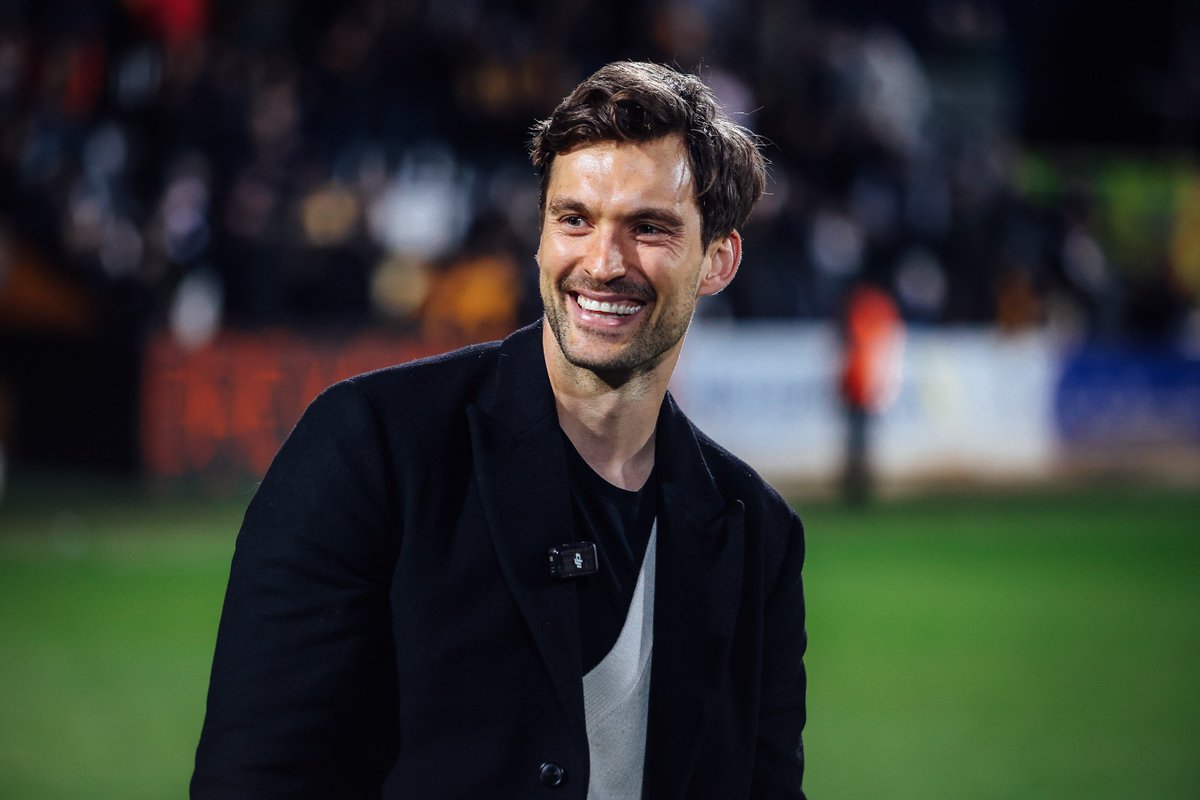 CambridgeUtdFC's tweet photo. 💛🖤 https://t.co/7oWrMGmt5F
