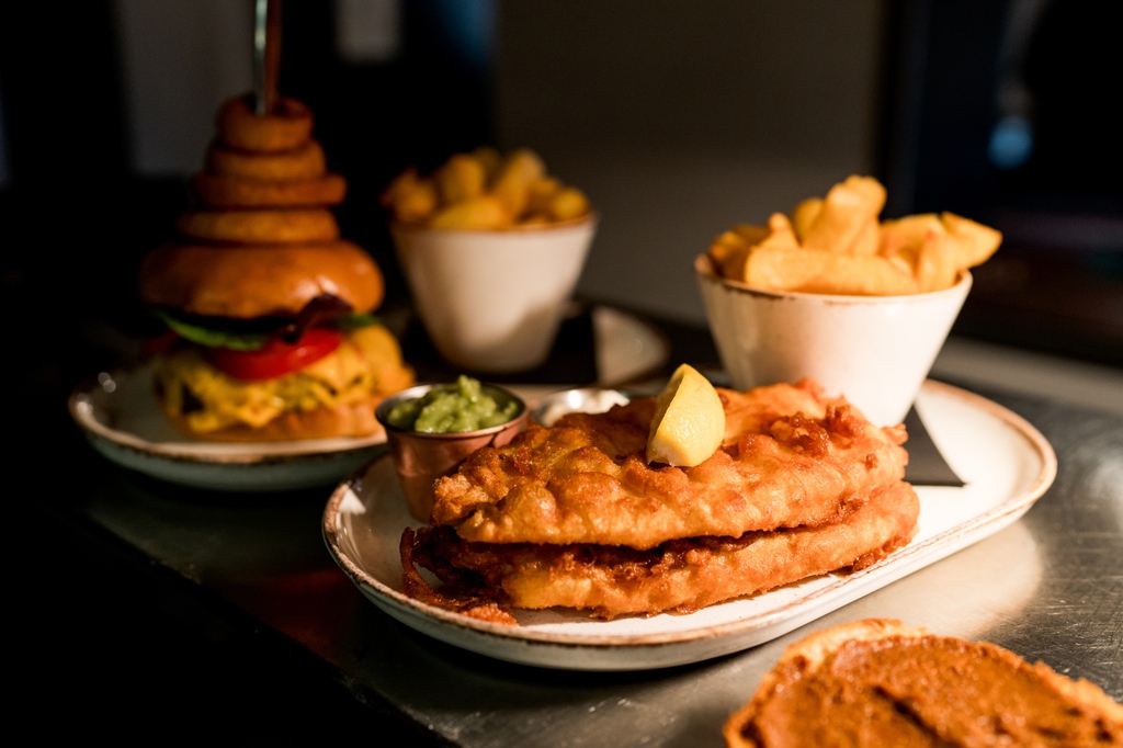 Life's tough decisions: choosing between the burger or the fish and chips. Which one's your favourite? 🍔🐟

#UnluckyToPass