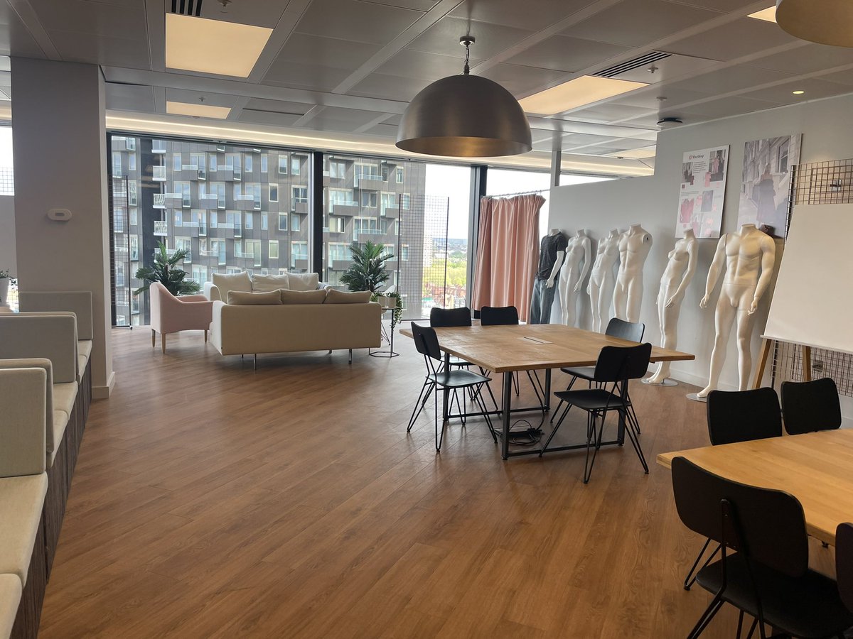 Working from the <a href="/AmazonFashion/">Amazon Fashion</a> floor in London today - it’s pretty! #worklife #officeinsights